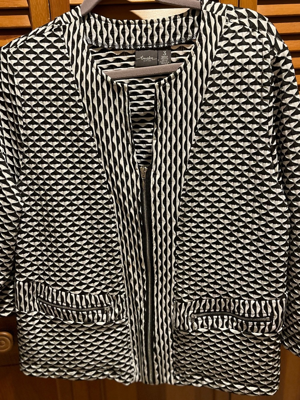 05. WOMENS CHICO’S TRAVELERS 3/XL DETAIL JACKET